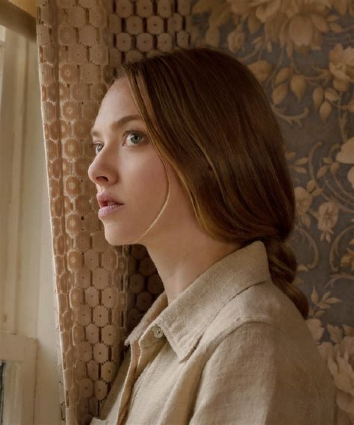 Unveiling The Enchanting Allure Of Amanda Seyfried's Dark Hair
